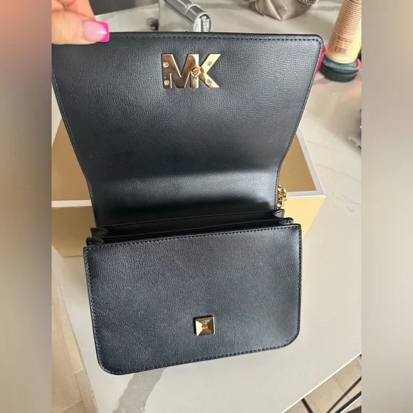 MICHAEL KORS Large Mott Leather Shoulder Bag - Picture 10 of 16